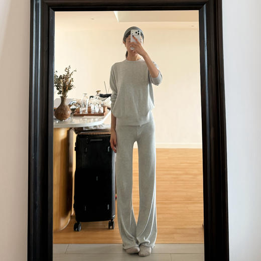 ROMI STUDIO“格雷系列”羊绒混纺糯滑落肩宽松套头毛织 RWDSSD1836 商品图3