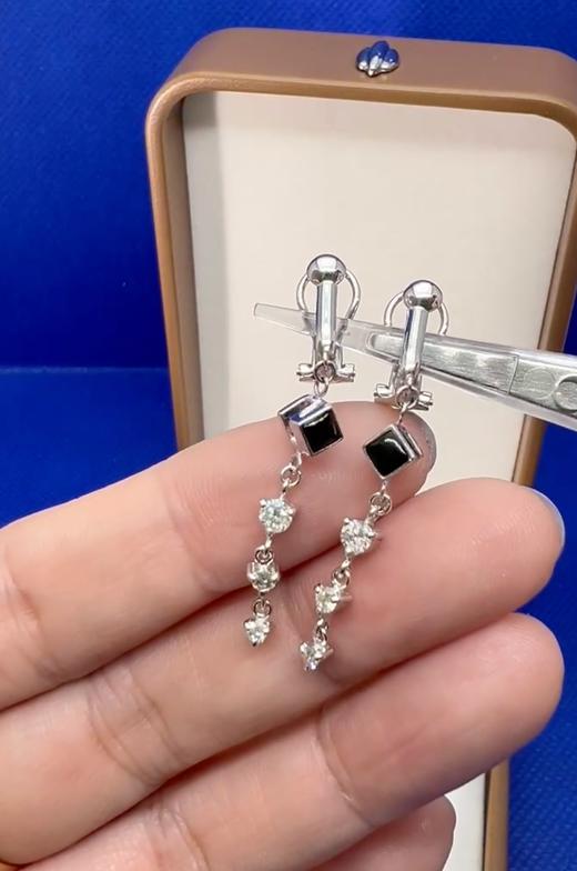 【日本溯源之旅】瘦脸神器 14k金玛瑙钻石耳夹 夏日耳线款熊猫配色 钻石0.44ct 立体几何造型 质感在线  经典弹力夹 3.9g（展会产品拍下后不支持7天无理由退换货） 商品图1