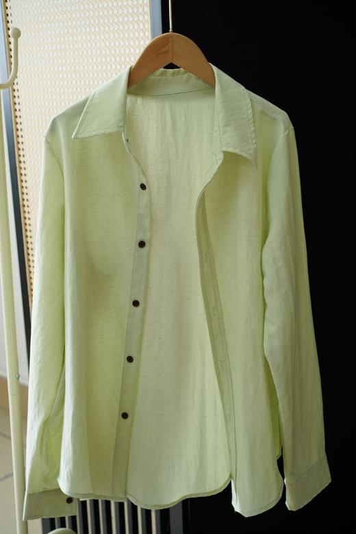 【3-7天发货】松弛感拉满的夏日刚需，烟熏紫&曼波绿天丝亚麻长袖衬衫，显白微宽松版型藏肉，翻领设计修饰脖颈线条，单穿叠穿都高级 商品图6