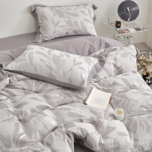 多喜爱 森野双层纱色织提花套件-云墨栖川 【全棉·色织·提花】 【60支高密长绒棉】【三方宽边工艺】【礼盒包装】立体肌理 彰显质感 商品图3