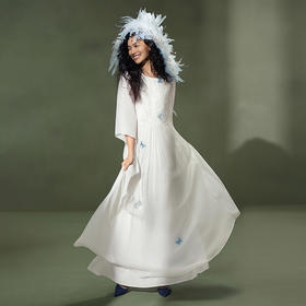 【林栖设计小店】蝴蝶钉花|手工摇花米白色优雅宽松2026夏新款长袖连衣裙