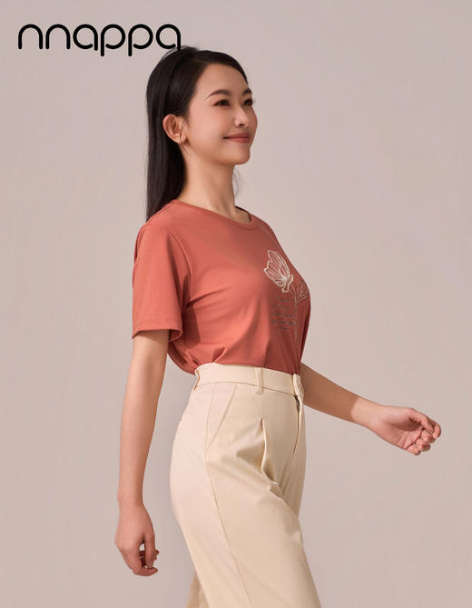 英文花朵圆领女上衣CA7348 商品图3