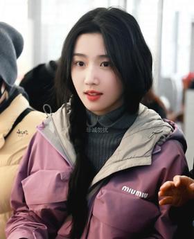 时髦精MiuMiu专柜同步功能型冲锋衣夹克