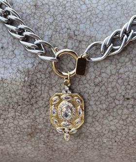 DELPHES Collier Janis