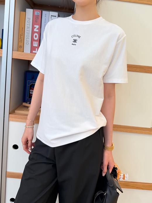赛琳 2026春夏最新款💫💫 经典刺绣T恤（MM） 商品图5