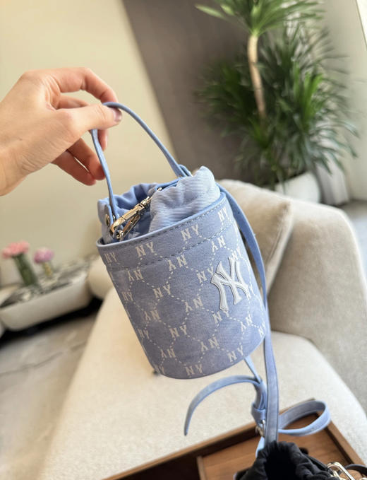 严选 | MLB暗纹老花单宁香水包 蓝色 10.5*10.5*11.5(cm) 商品图2