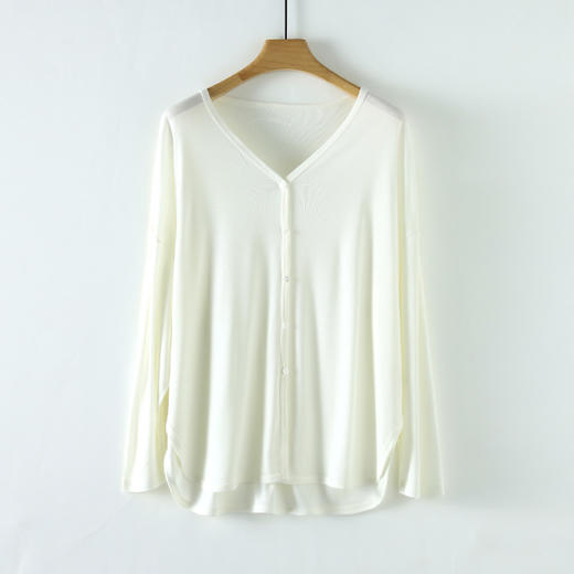 Mylyis 女天蚕棉V领长袖弧形底边开衫S33313 经典V领，不挑脸型，时尚百搭，走线密实，牢固耐穿 商品图6