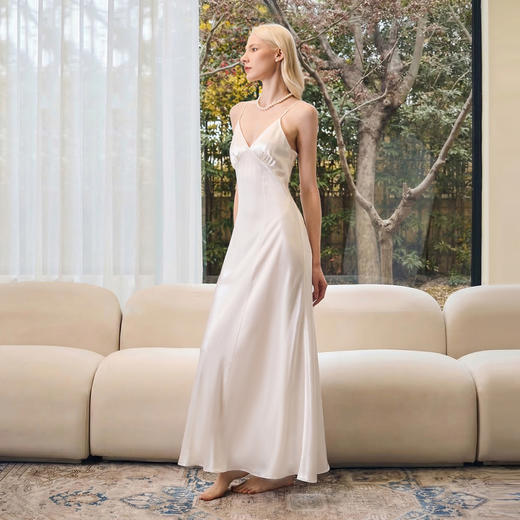 Solo seta25姆米重磅真丝睡裙女士纯色桑蚕丝V领吊带裙2026春夏 商品图2