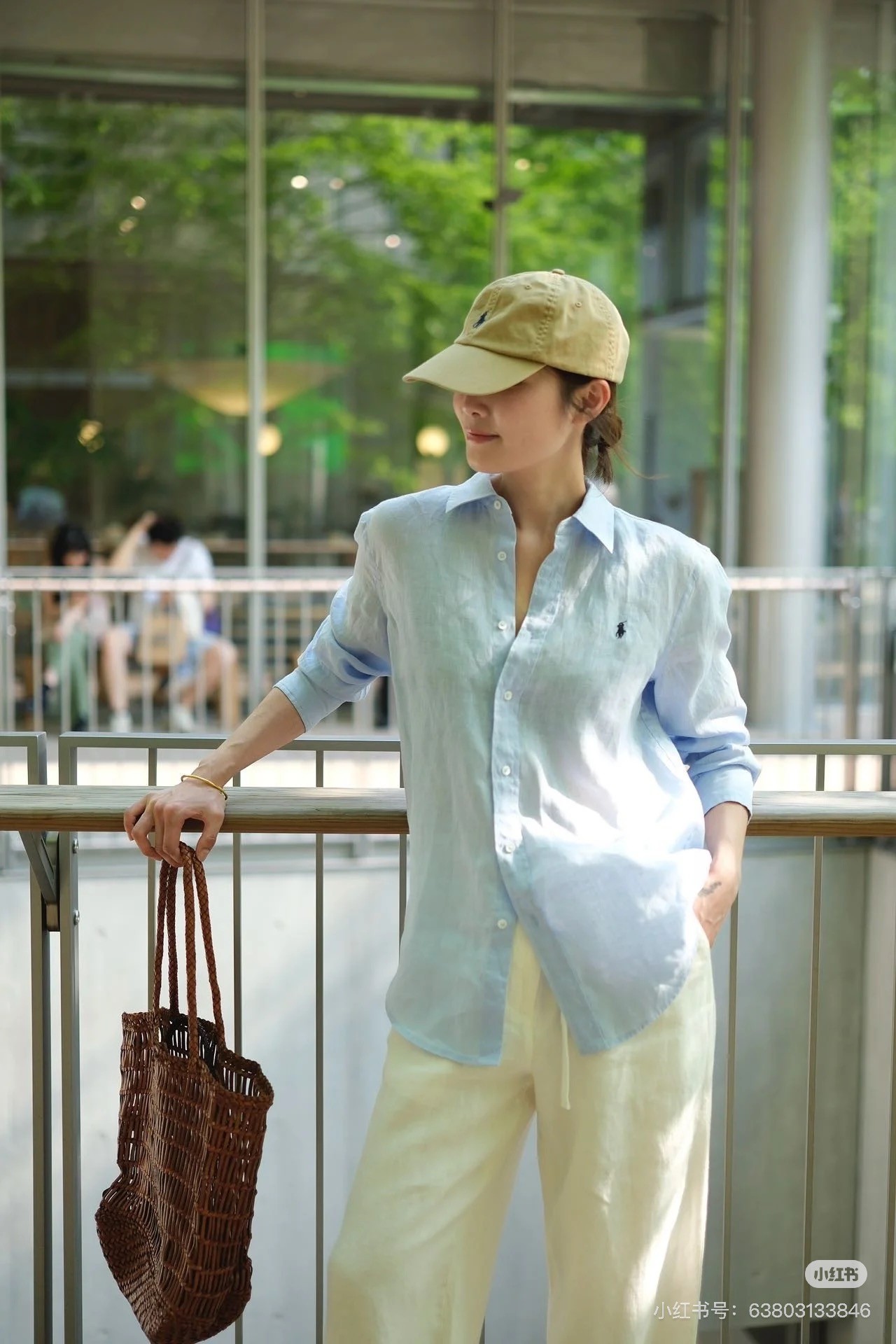 一店d 原单𝐑𝐚𝐥𝐩𝐡❗️26年同步专柜新配色安排上 全网都在暴躁的亚麻衬衫➕五分短裤 1oo%全亚麻
独有的老钱的松弛感