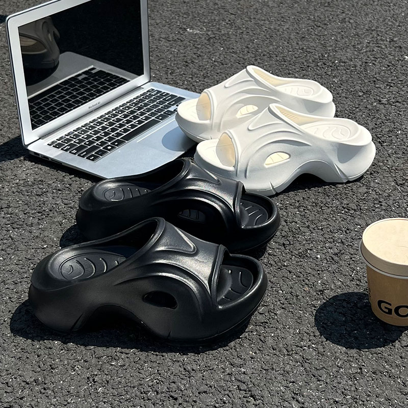 【巴黎*家】同款平替 百搭巨好穿❗舒适厚底女士凉拖🌈博主明星同款的凉拖！舒适增高，好穿又百搭！无论是上班族还是学生党都🉑️ 上脚显白不挑脚型~