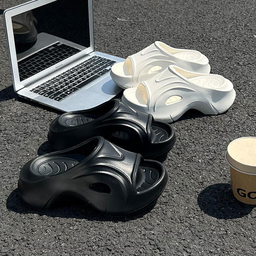 【巴黎*家】同款平替 百搭巨好穿❗舒适厚底女士凉拖🌈博主明星同款的凉拖！舒适增高，好穿又百搭！无论是上班族还是学生党都🉑️ 上脚显白不挑脚型~ 商品图0