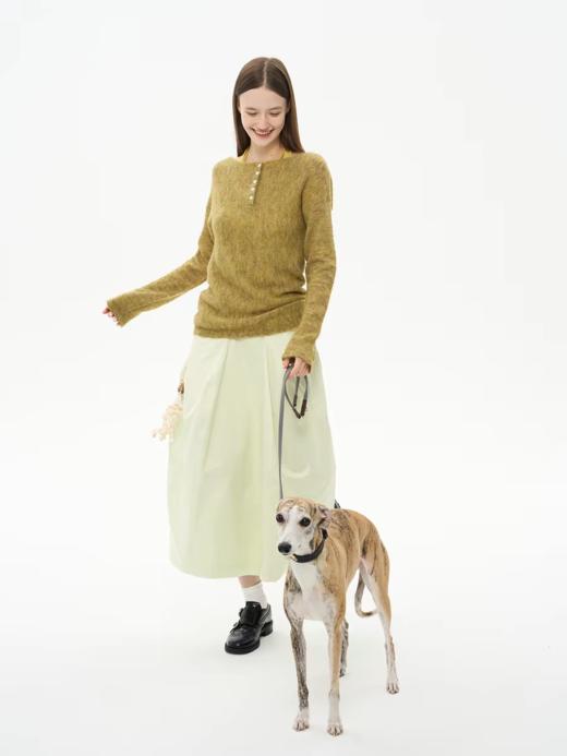 heris/H61105/空气感轻透针织 杂花羊驼羊毛 一字领上衣 挂脖背心套装 商品图4