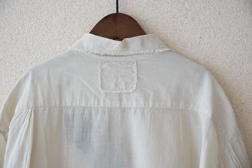 AEQUAMENTE 轻薄毛边领解构衬衫 商品图12