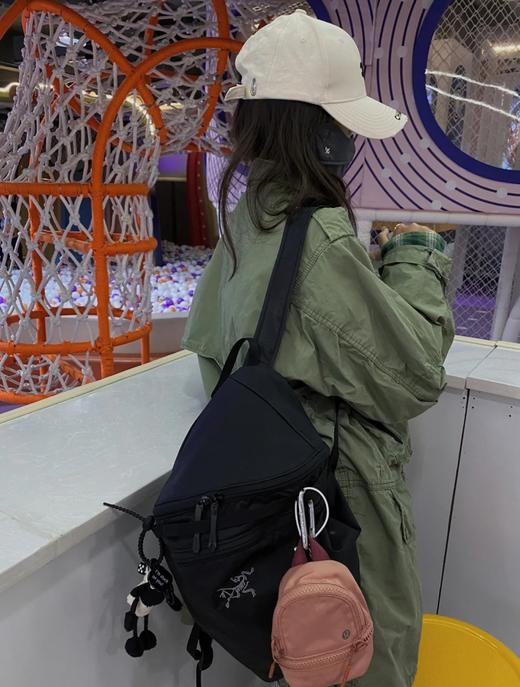 一店k （贸易单回流！仅售72小时！）多巴胺户外必备新配色来啦！ins博主都爱的双肩包！茑家 Heliad 15L 轻量防泼水 户外登山背包 商品图4