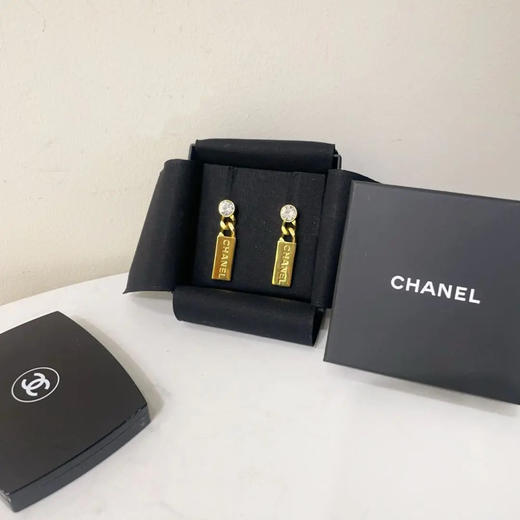Chanel 21c 字母LOGO 金色 钻石拼合金 耳环 商品图0