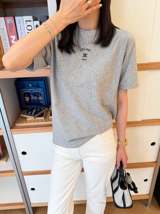 赛琳 2026春夏最新款💫💫 经典刺绣T恤（MM） 商品图6