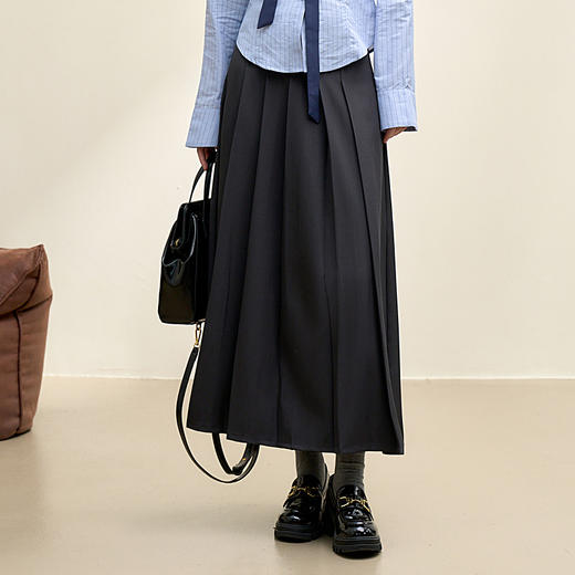 西遇半身裙2024秋季新款美式复古百褶A字高腰显瘦灰色休闲长半裙P0043154 商品图0