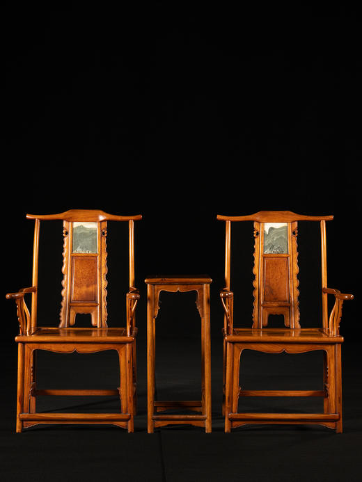 二十世纪 黄花梨镶云石三攒靠背独板座面四出头官帽椅成套（两椅一几） 商品图0