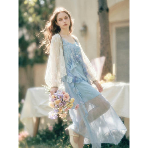 两三事零点潮声2026夏新款度假风荷叶边印花蕾丝花朵吊带裙连衣裙 商品图1