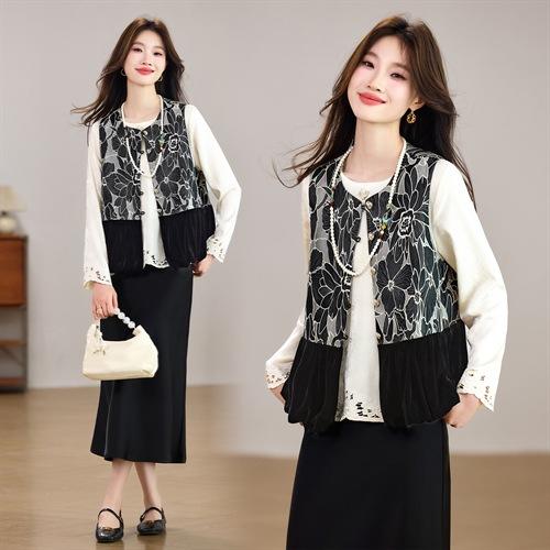 春款新中式立体花卉剪裁拼接洋气缎面衬衫两件套 商品图3