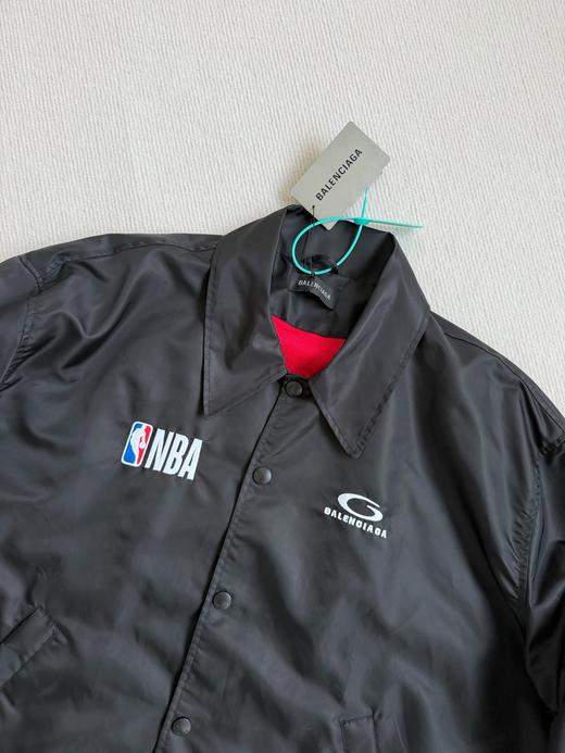 巴黎世家 BALENCIAGA | NBA 26SS 联名教练夹克 商品图4