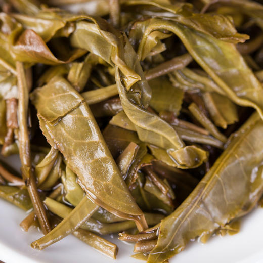 【元昌号】拍二发三 2020年易武刮风寨古树龙珠7g/颗*18颗/盒 商品图4