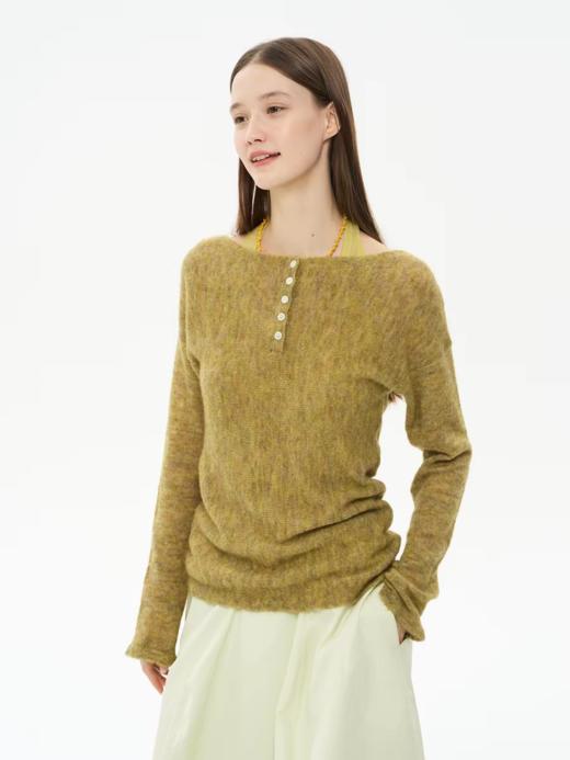 heris/H61105/空气感轻透针织 杂花羊驼羊毛 一字领上衣 挂脖背心套装 商品图1