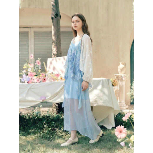 两三事零点潮声2026夏新款度假风荷叶边印花蕾丝花朵吊带裙连衣裙 商品图3