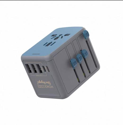 【订单实付低于299元，不发货】MONOCOZZI - BON VOYAGE系列 35W 3 x USB及 2 x USB-C 万用旅游插座（碳灰色）男  4895199108806-F . 商品图0