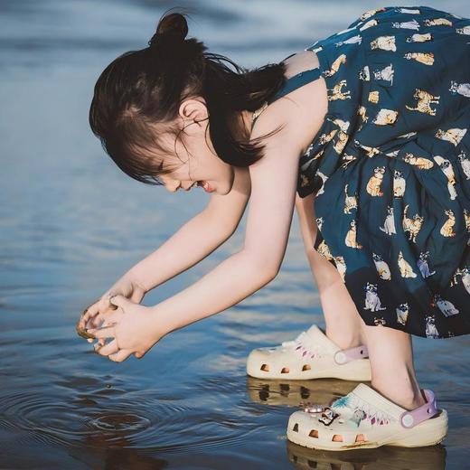 【卡骆驰crocs  亲子款洞洞鞋】涉水玩乐 不闷脚 亲子同款 商品图9