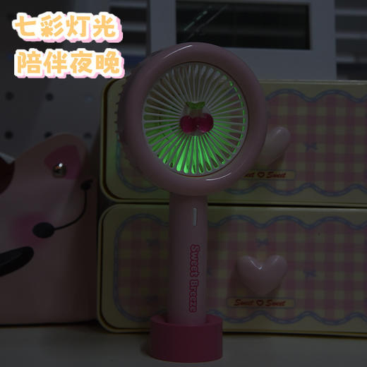 【便携小巧！无负担出行】新款卡通樱桃手持小风扇usb充电高颜值迷你户外便携式大风力电扇。xb 商品图3