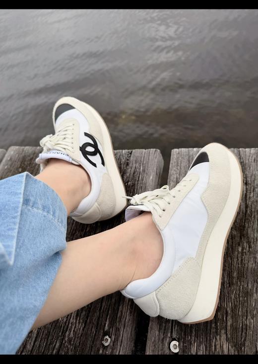 香奈儿 26P 休闲运动鞋 米白阿甘鞋 商品图3