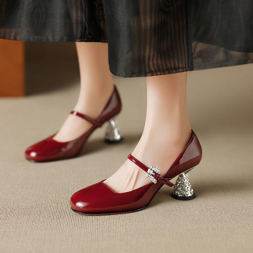 【预售5天】复古风漆皮玛丽珍鞋女浅口水钻粗跟单鞋法式优雅一字扣带四季女鞋DB&M6668 商品图0