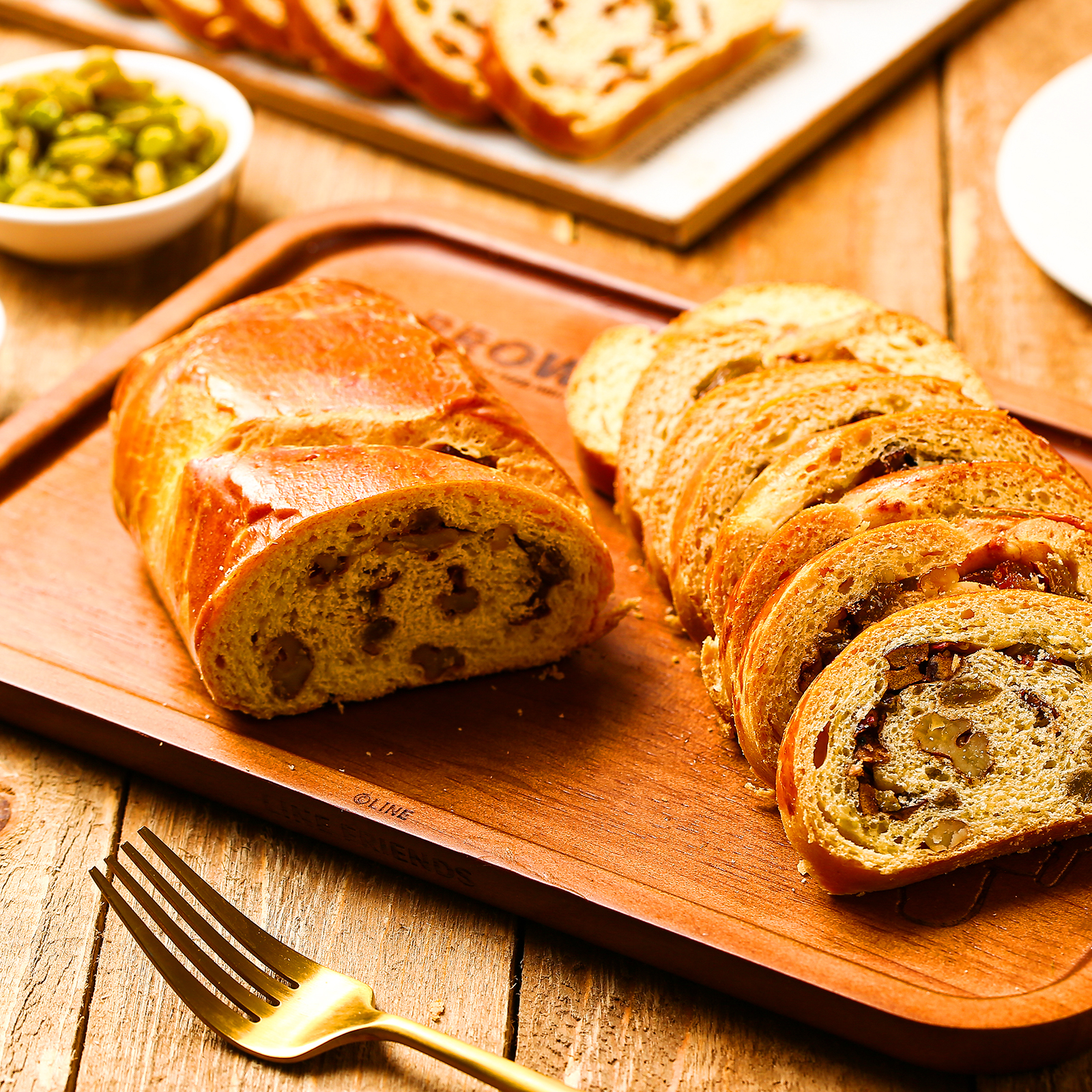 苏米秦牛奶核桃大列巴