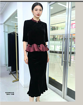 648521金丝绒半身长裙