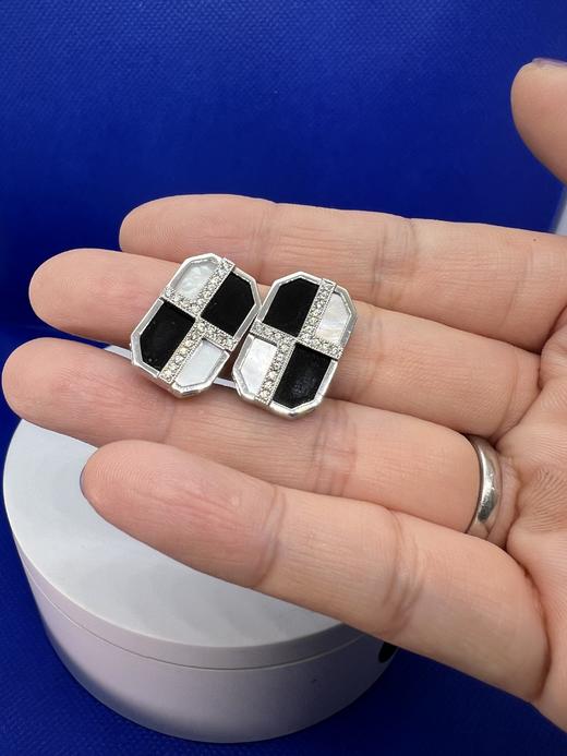 【日本溯源之旅】白昼 Pt900钻石耳夹 黑玛瑙拼接灰贝母 经典钻石方格 简约大牌感  钻石0.27ct. 弹力双夹 10g（展会产品拍下后不支持7天无理由退换货） 商品图1