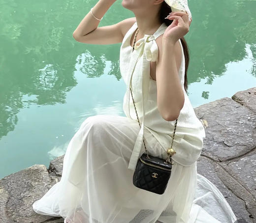 Chanel22b 黑色 羊皮 金球 化妆包 商品图4