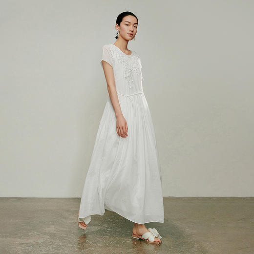 【林栖设计小店】手工系带|温柔花边百搭多色婴儿棉2026夏新款绣花连衣裙 商品图8