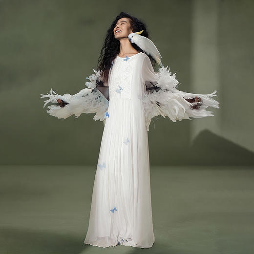 【林栖设计小店】蝴蝶钉花|手工摇花米白色优雅宽松2026夏新款长袖连衣裙 商品图1