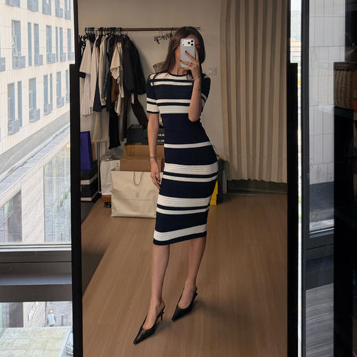 ROMI STUDIO高质感航海风撞色条纹镂空网眼针织中袖 RWDSST2531 商品图1