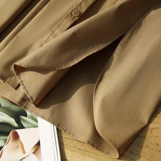 卷卷紫复古宫廷风荷叶领无袖衬衣 面料顺滑柔软透气 宽松无袖设计显瘦舒适 温柔俏皮荷叶领增添设计感 单穿叠穿都出色 商品图8