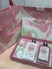 【限时特惠 赠礼盒礼袋】欧舒丹白茶樱花三件套新版（沐浴露250ml+身体乳250ml+护手霜30g）有效期至2028年12月 商品缩略图2