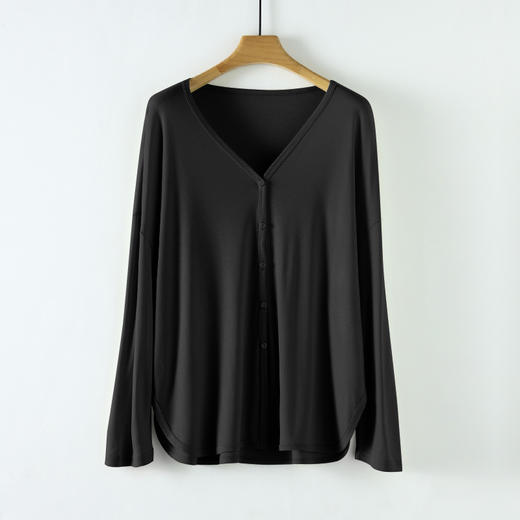 Mylyis 女天蚕棉V领长袖弧形底边开衫S33313 经典V领，不挑脸型，时尚百搭，走线密实，牢固耐穿 商品图8