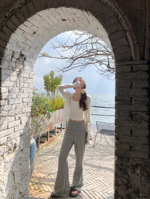 <曾小咸推荐>4.2现货秒杀 ！微信超特价！3色韩系撞色腰头翻边微喇裤 日常159.99 立减90 秒杀69.99！！ 商品图7