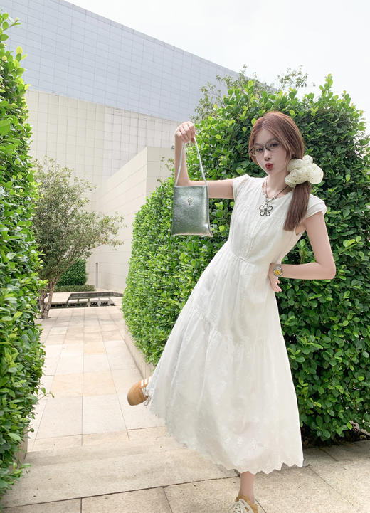 <曾小咸推荐>现货秒杀！最后一波 ！甜美风白色小飞袖A字连衣裙 短款 日常199.99 立减110 秒杀89.99！长款 日常209.99 立减110 秒杀99.99！ 商品图2