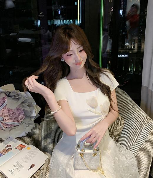 张心子【午后花园】方领显瘦立体花郁金花抽绳针织衫上衣 U2603039 商品图5