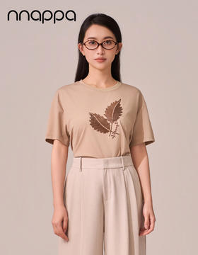 线绣叶子圆领女上衣CA7346