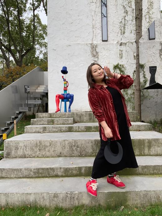 【红色德训鞋 】透气不闷脚！正码正拍，二层皮垫软底女鞋时尚拼接休闲鞋，一周发货，鞋面材质：贴皮➕植绒 内里材质：爽肤皮（PU） 鞋垫：二层皮垫 商品图2