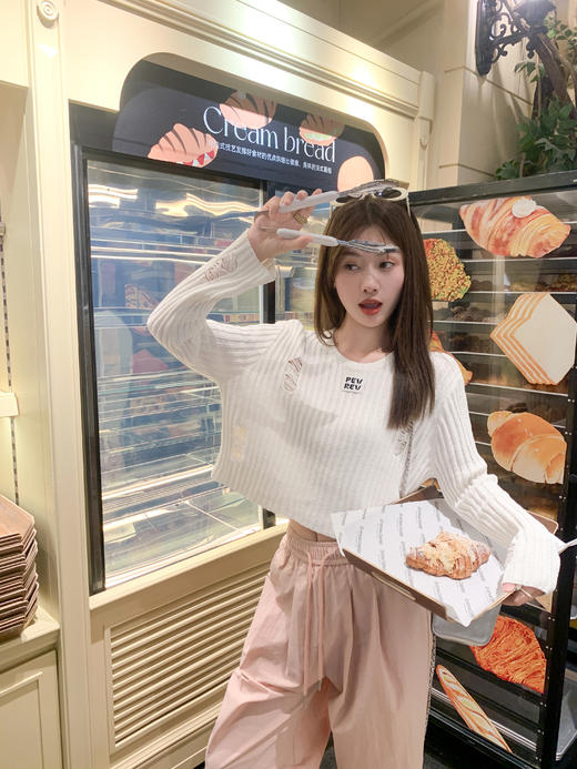 <曾小咸推荐>4.2现货秒杀 ！微信超特价！韩系2破洞针织衫 日常119.99 立减70 秒杀49.99！！ 商品图6