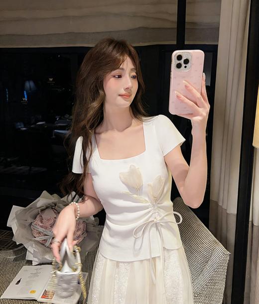 张心子【午后花园】方领显瘦立体花郁金花抽绳针织衫上衣 U2603039 商品图6